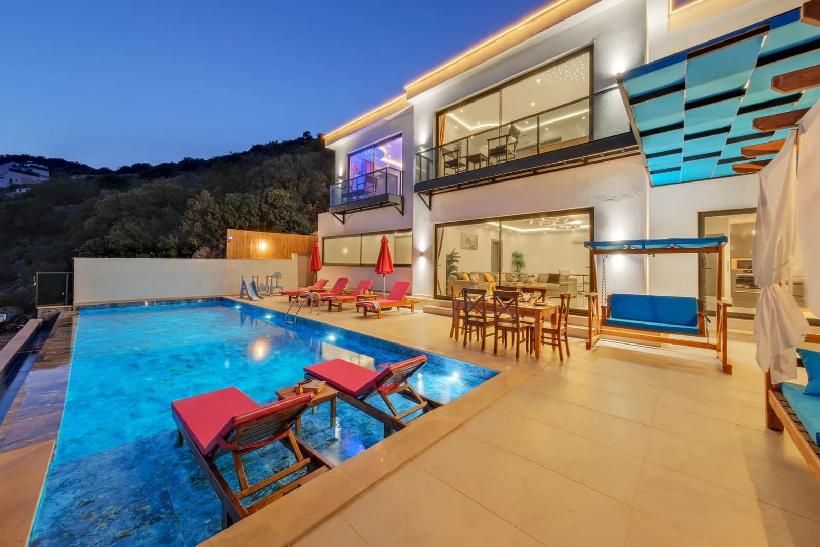 Villa Gökçe Ordu, Kaş — muhafazakâr villa