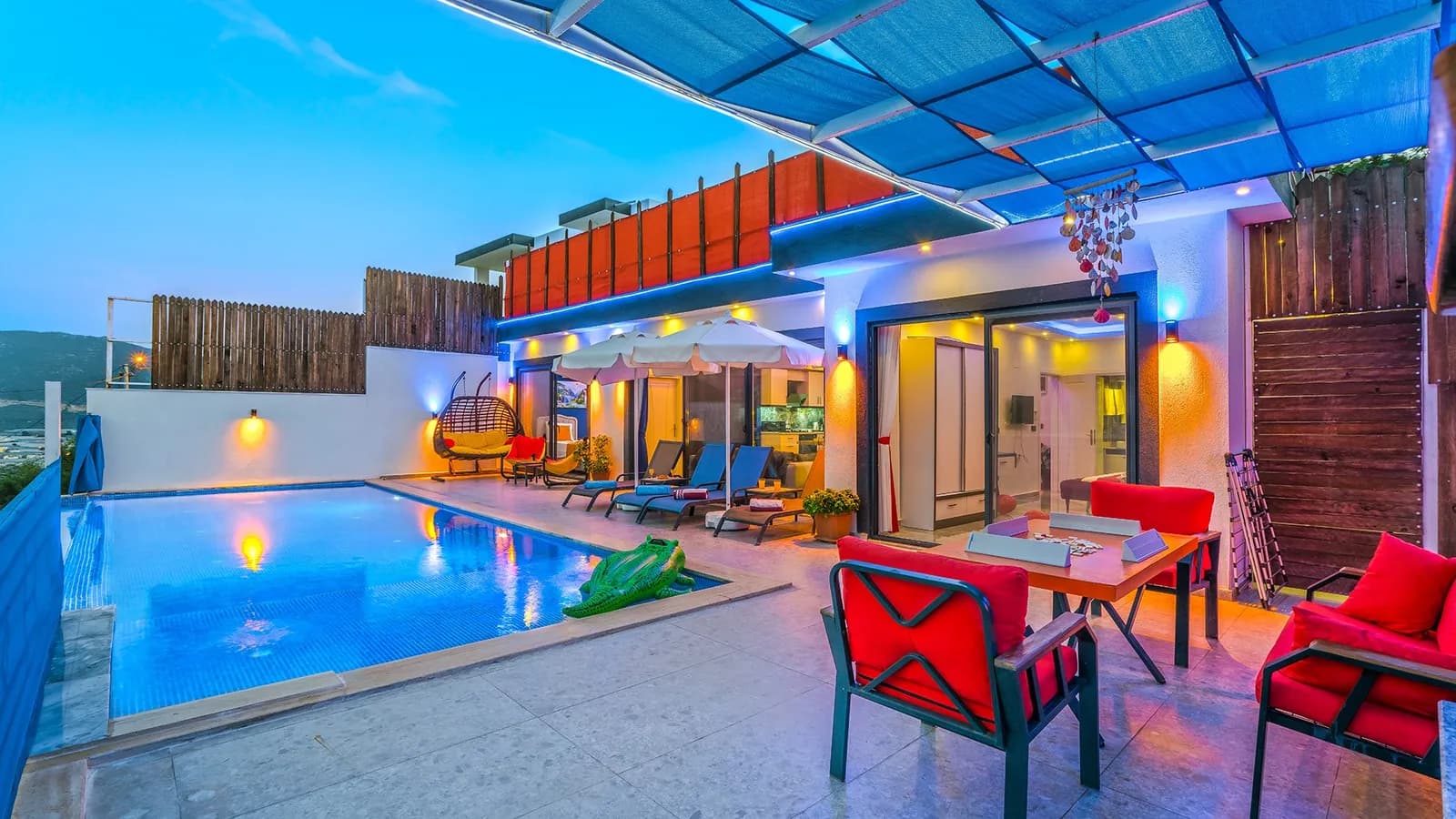 Villa Göktaşı 2, Kaş — muhafazakâr villa