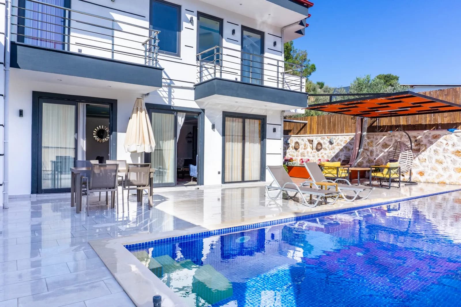 Villa Hanedan 2, Kaş — muhafazakâr villa