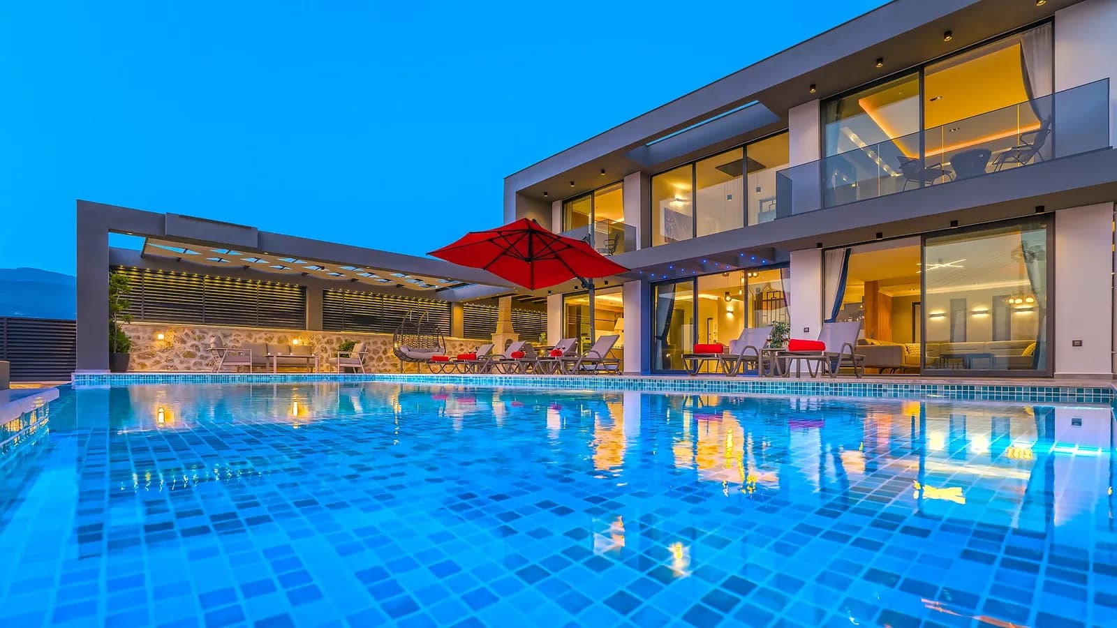 Villa Hedef Quatro, Kaş — muhafazakâr villa