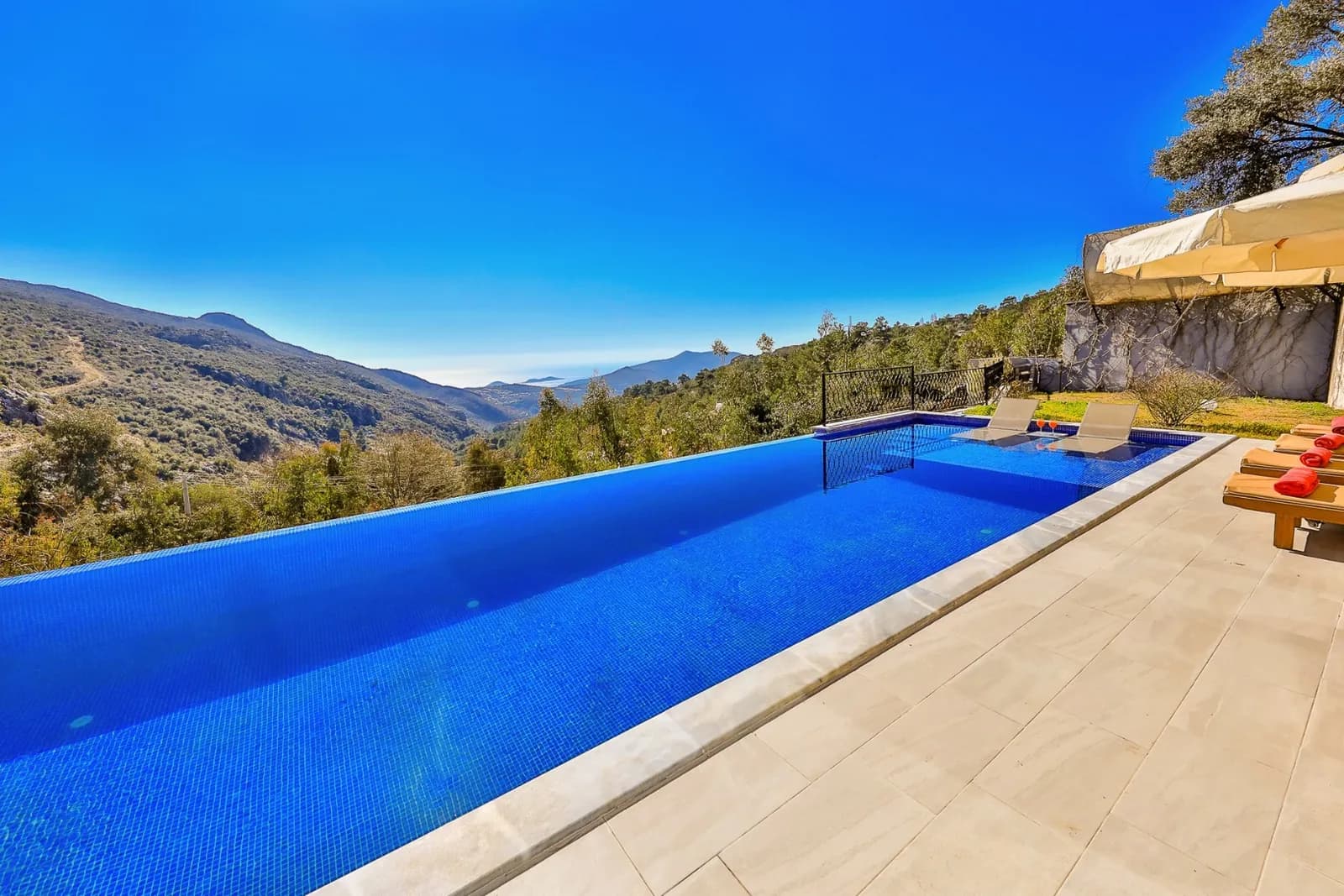 Villa Hestia, Kaş — muhafazakâr villa