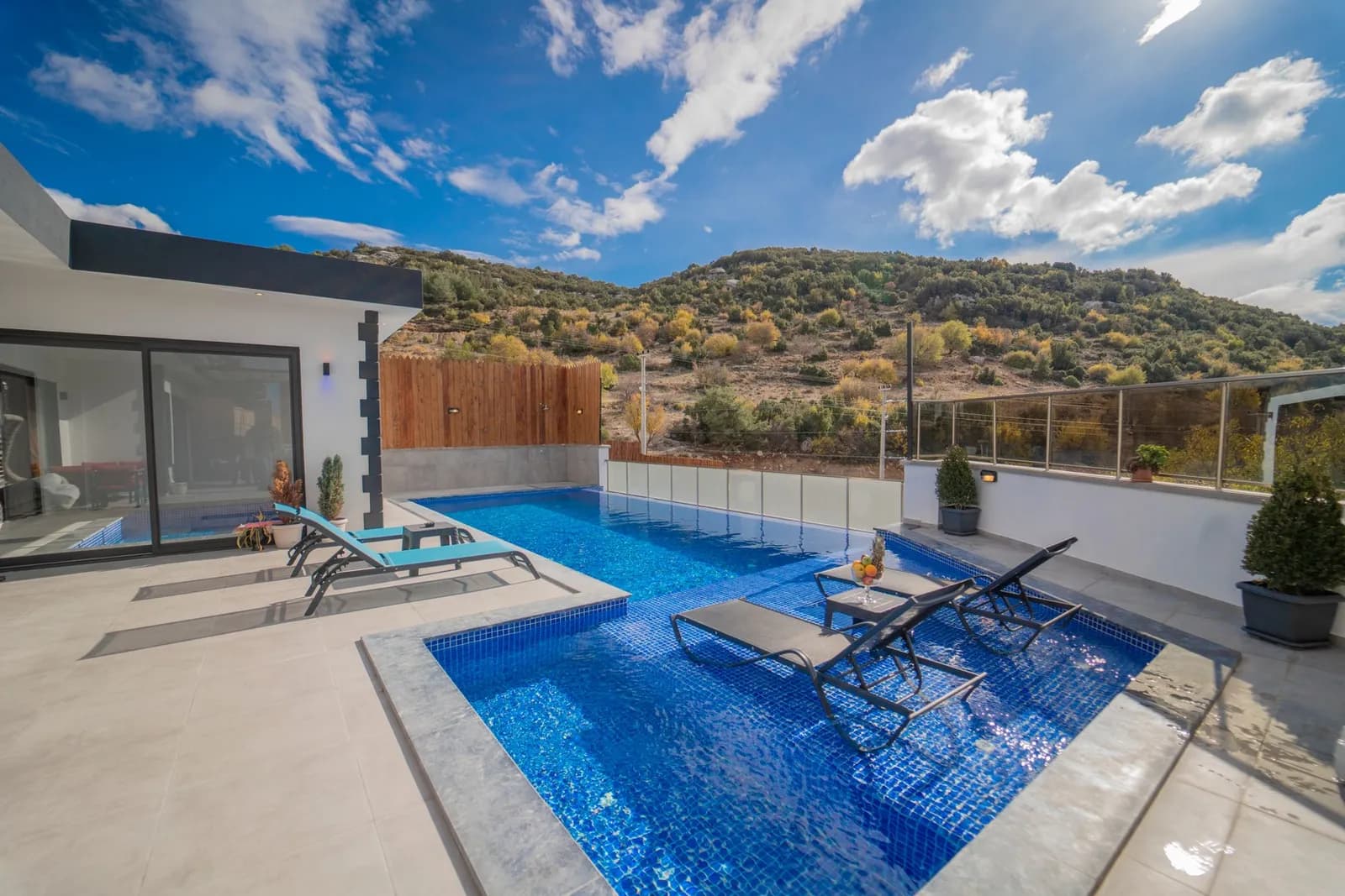 Villa Hüram, Kaş — muhafazakâr villa