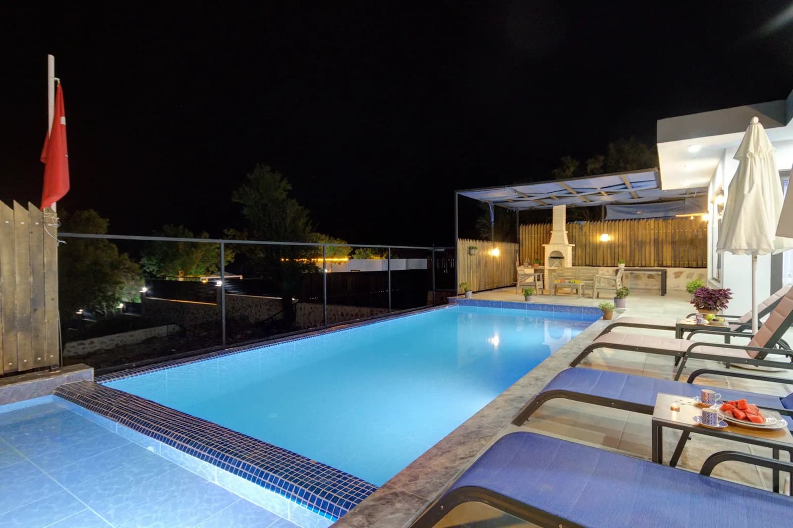 Villa İlkan, Kaş — muhafazakâr villa