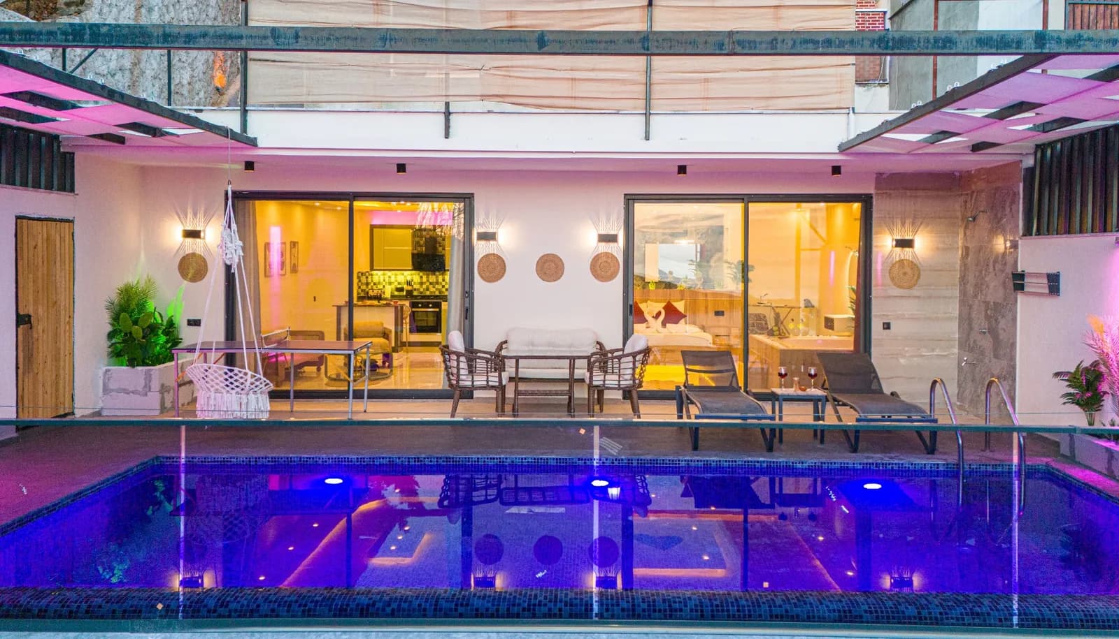 Villa İlkim, Kaş — muhafazakâr villa