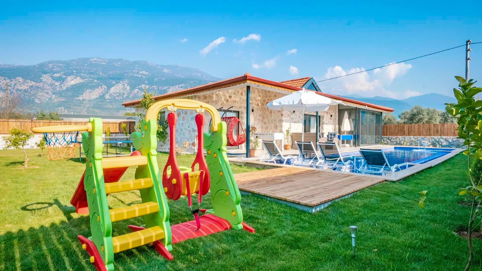 Villa İzma, Kaş — muhafazakâr villa
