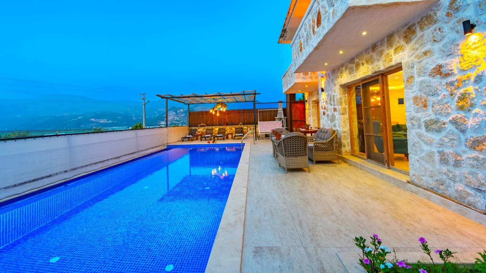 Villa Jet, Kaş — muhafazakâr villa