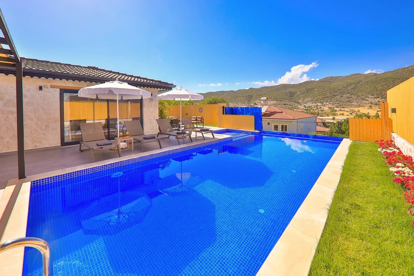 Villa Kalisto, Kaş — muhafazakâr villa