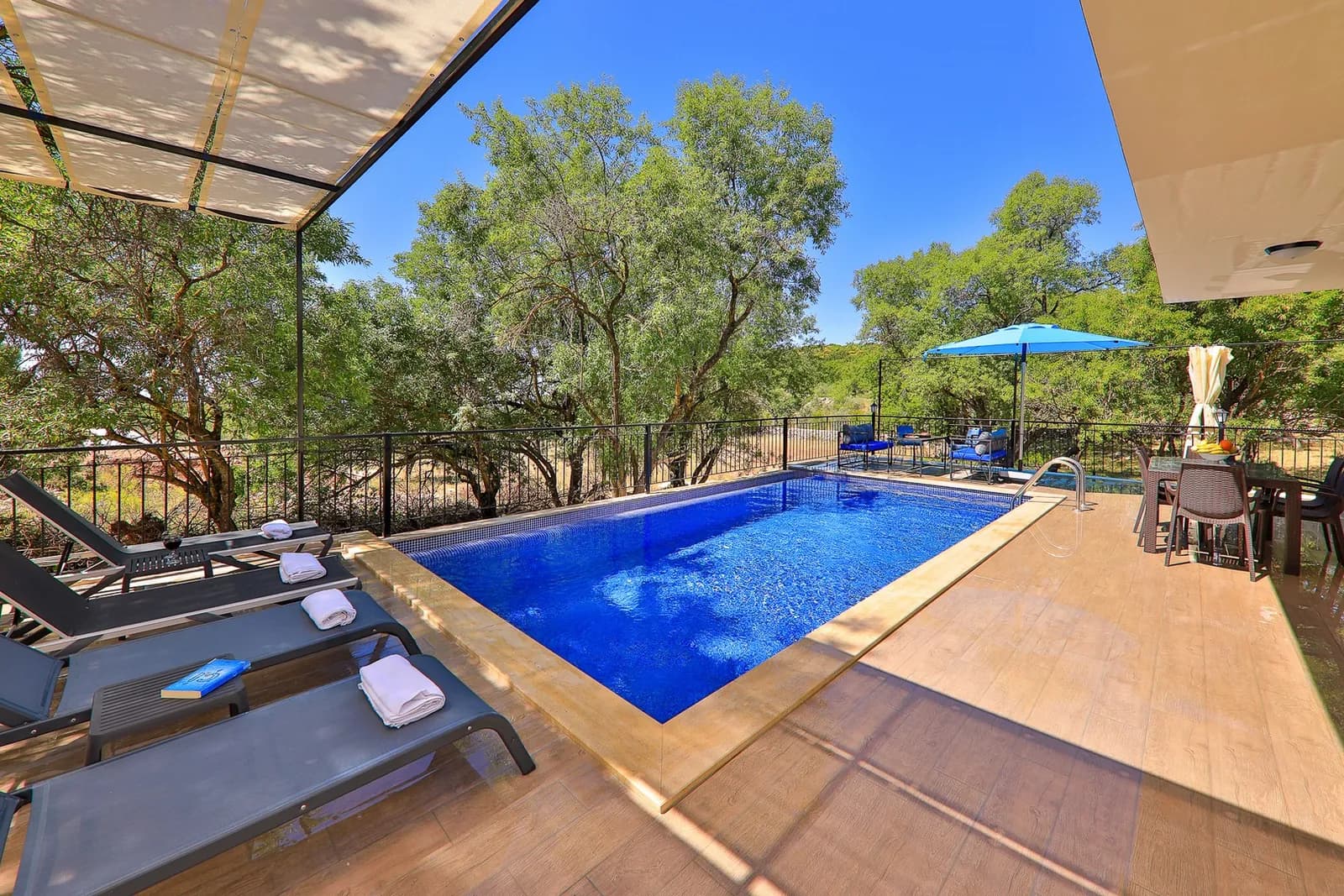 Villa KaşZade, Kaş — muhafazakâr villa