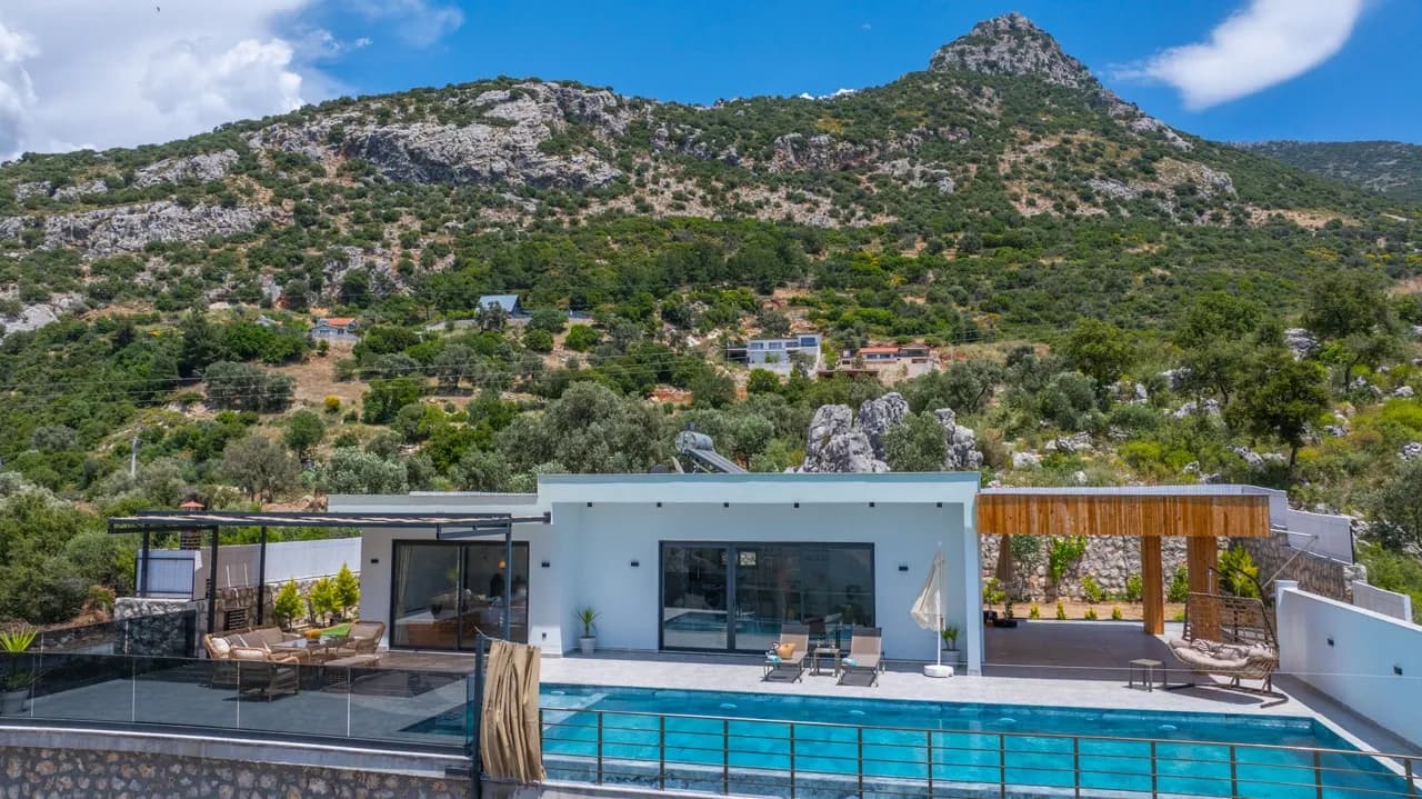 Villa Kibele, Kaş — muhafazakâr villa