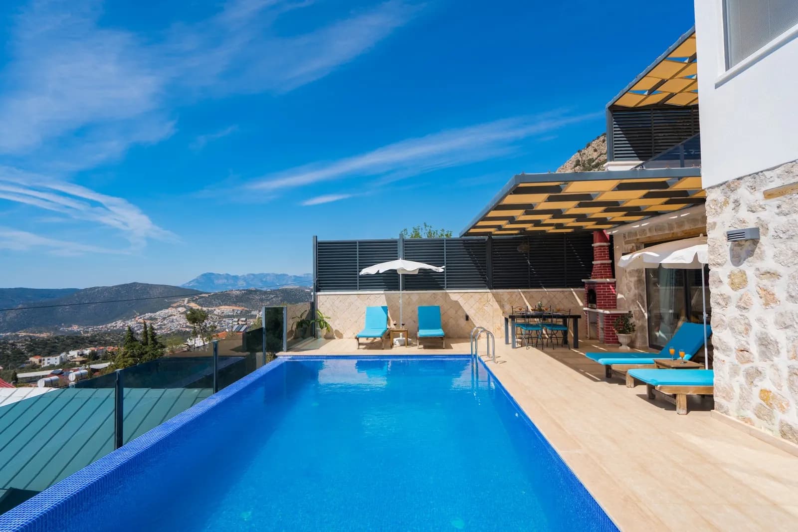 Villa Kiraz Evi, Kaş — muhafazakâr villa