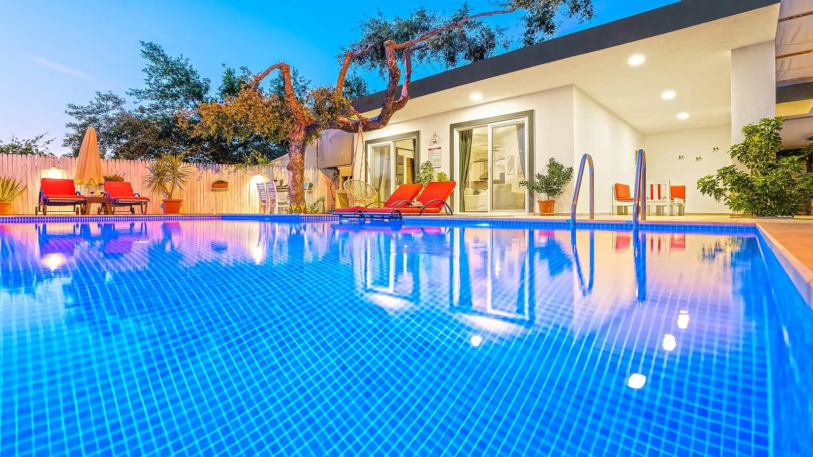 Villa Kıvılcım, Kaş — muhafazakâr villa