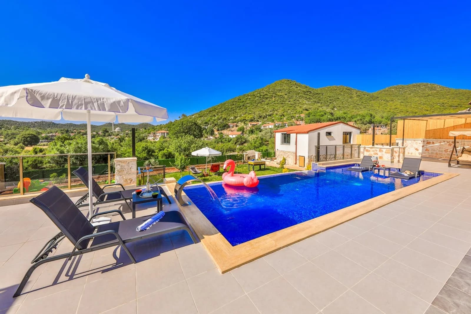 Villa Konak Isında, Kaş — muhafazakâr villa