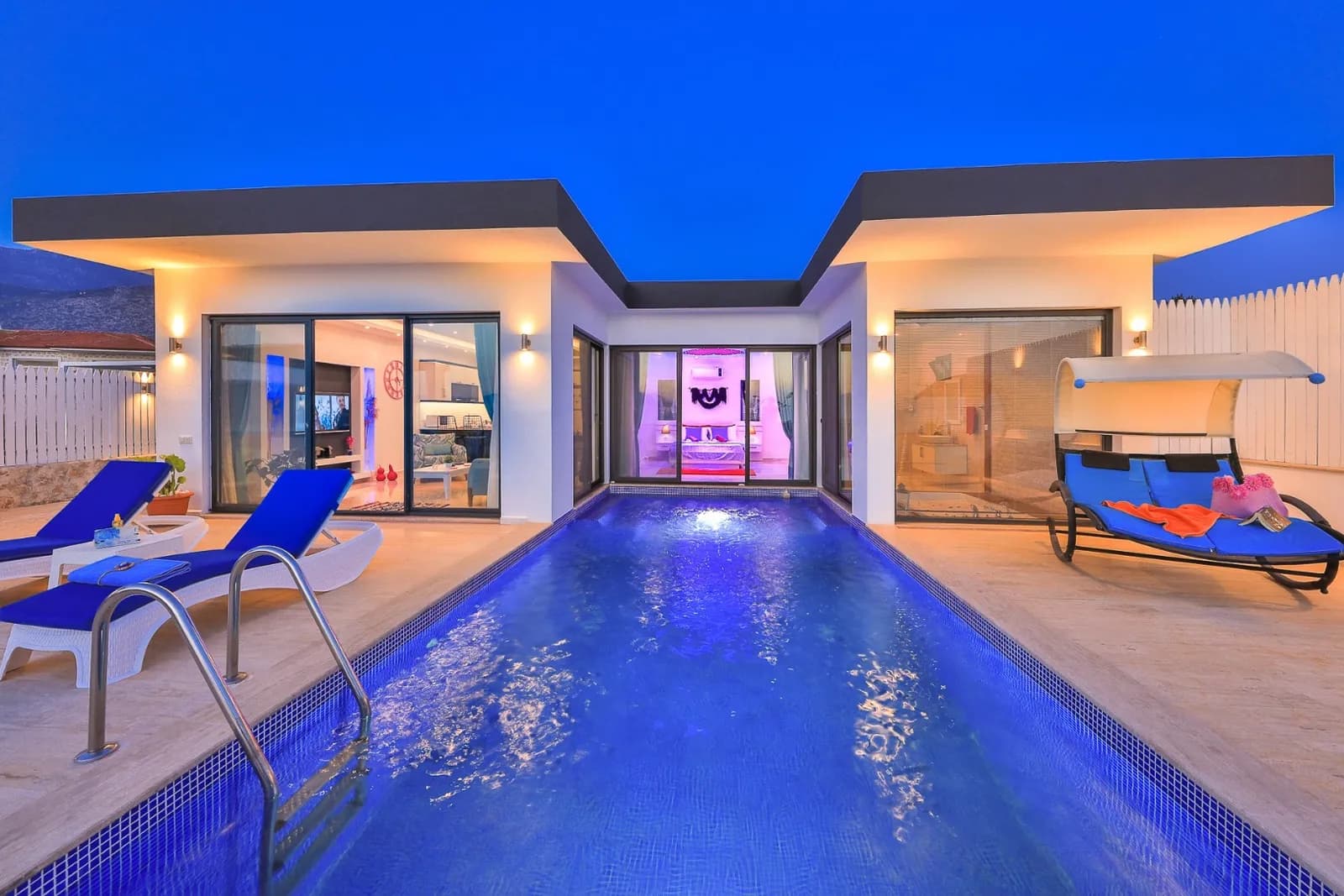 Villa Lavantin, Kaş — muhafazakâr villa