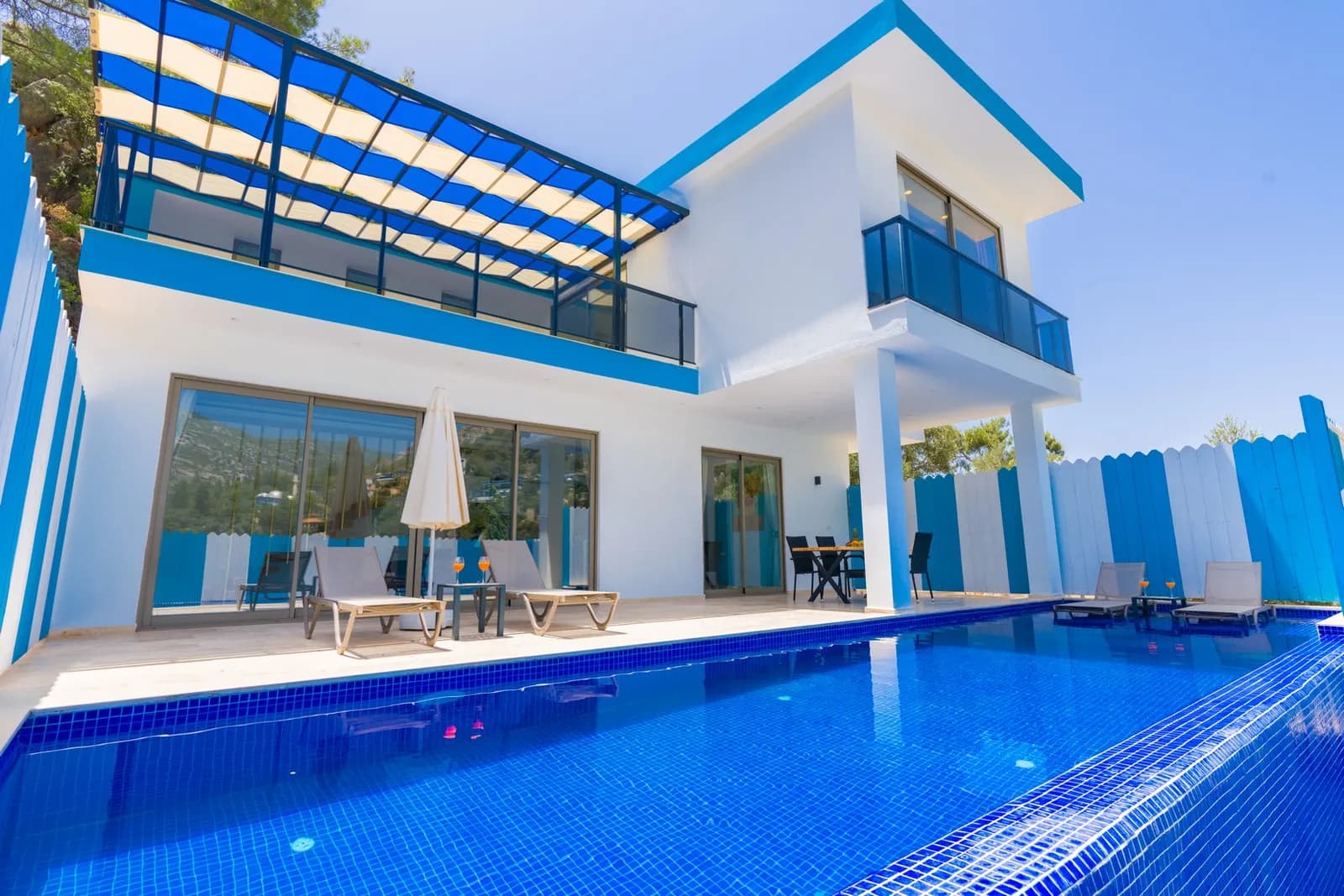 Villa Leo, Kaş — muhafazakâr villa