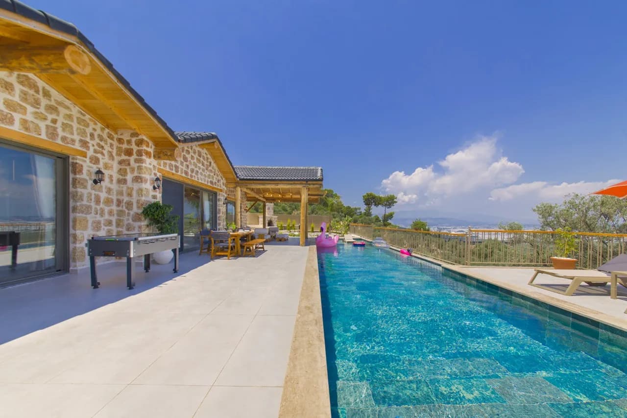 Villa Liora, Kaş — muhafazakâr villa