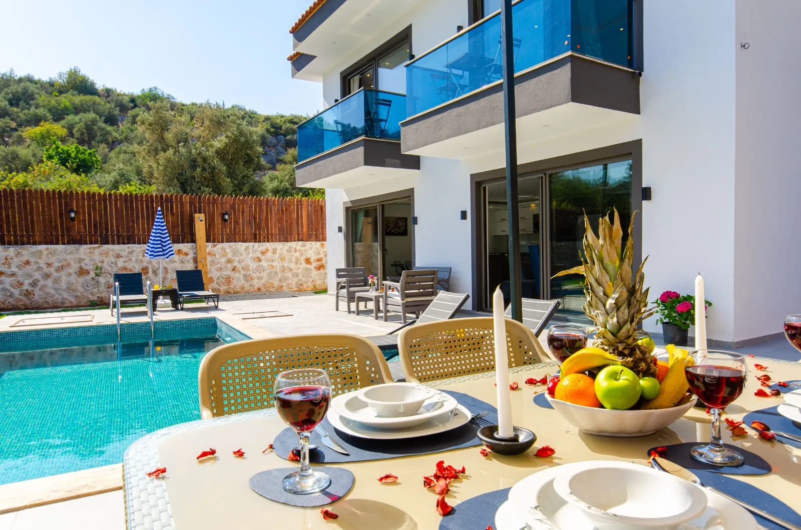 Villa Luka, Kaş — muhafazakâr villa