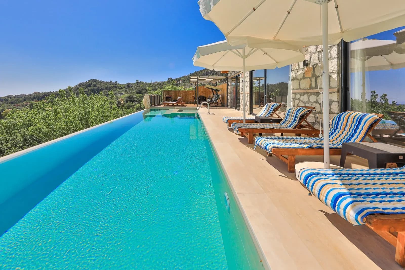 Villa Mannava, Kaş — muhafazakâr villa