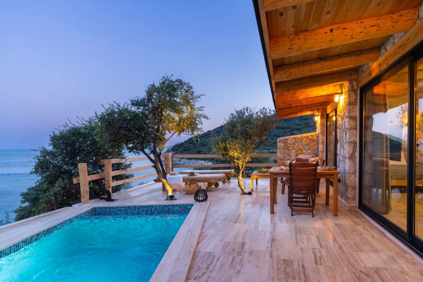 Villa Manzara Balayı 7, Kaş — muhafazakâr villa