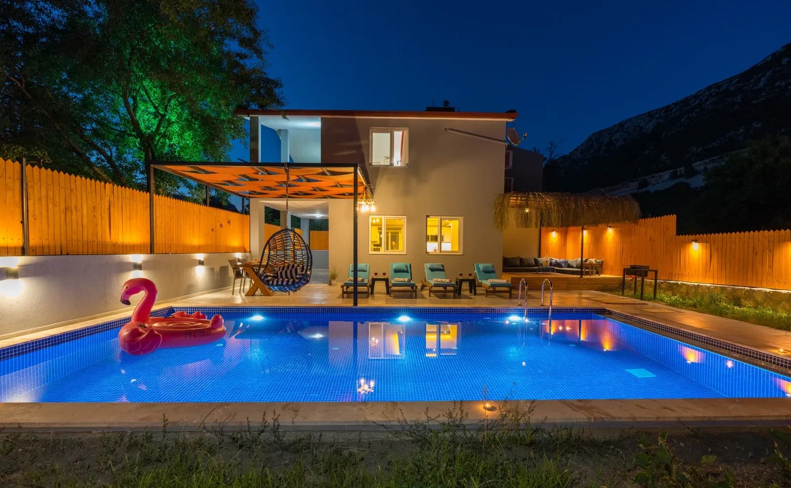 Villa Mazaka, Kaş — muhafazakâr villa