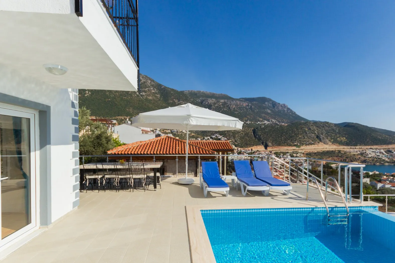 Villa Mehtaplı, Kaş — muhafazakâr villa
