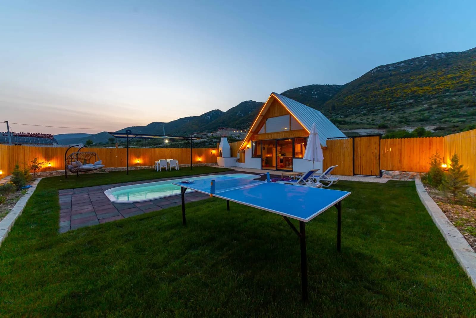 Villa Mentes, Kaş — muhafazakâr villa