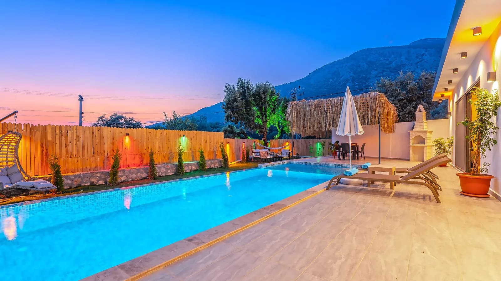 Villa Mercan Balayı, Kaş — muhafazakâr villa