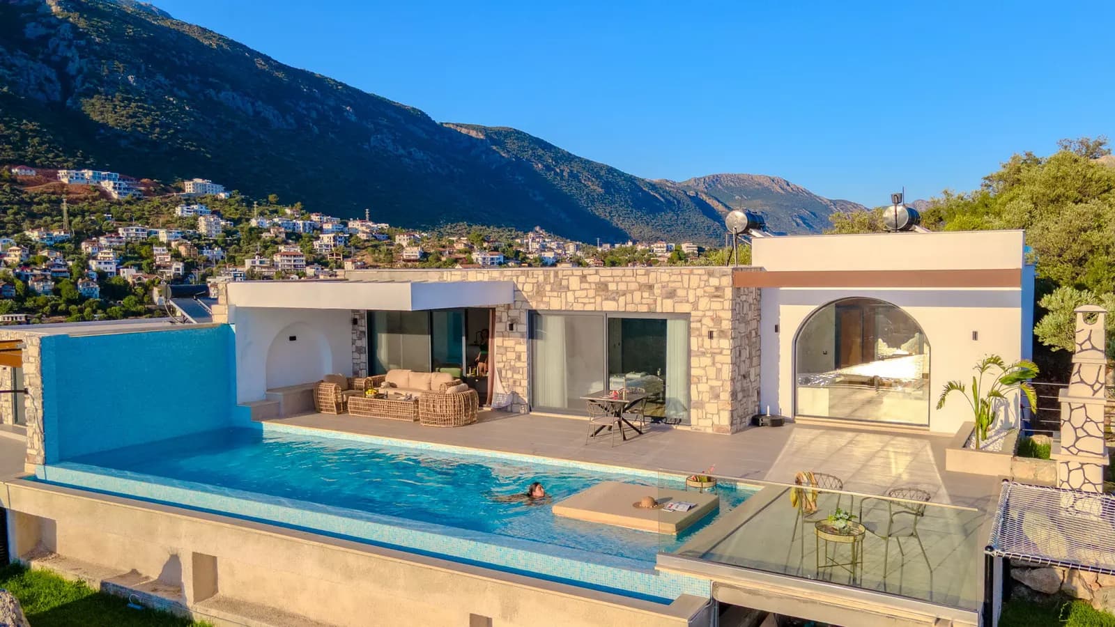 Villa Mercüre 1, Kaş — muhafazakâr villa