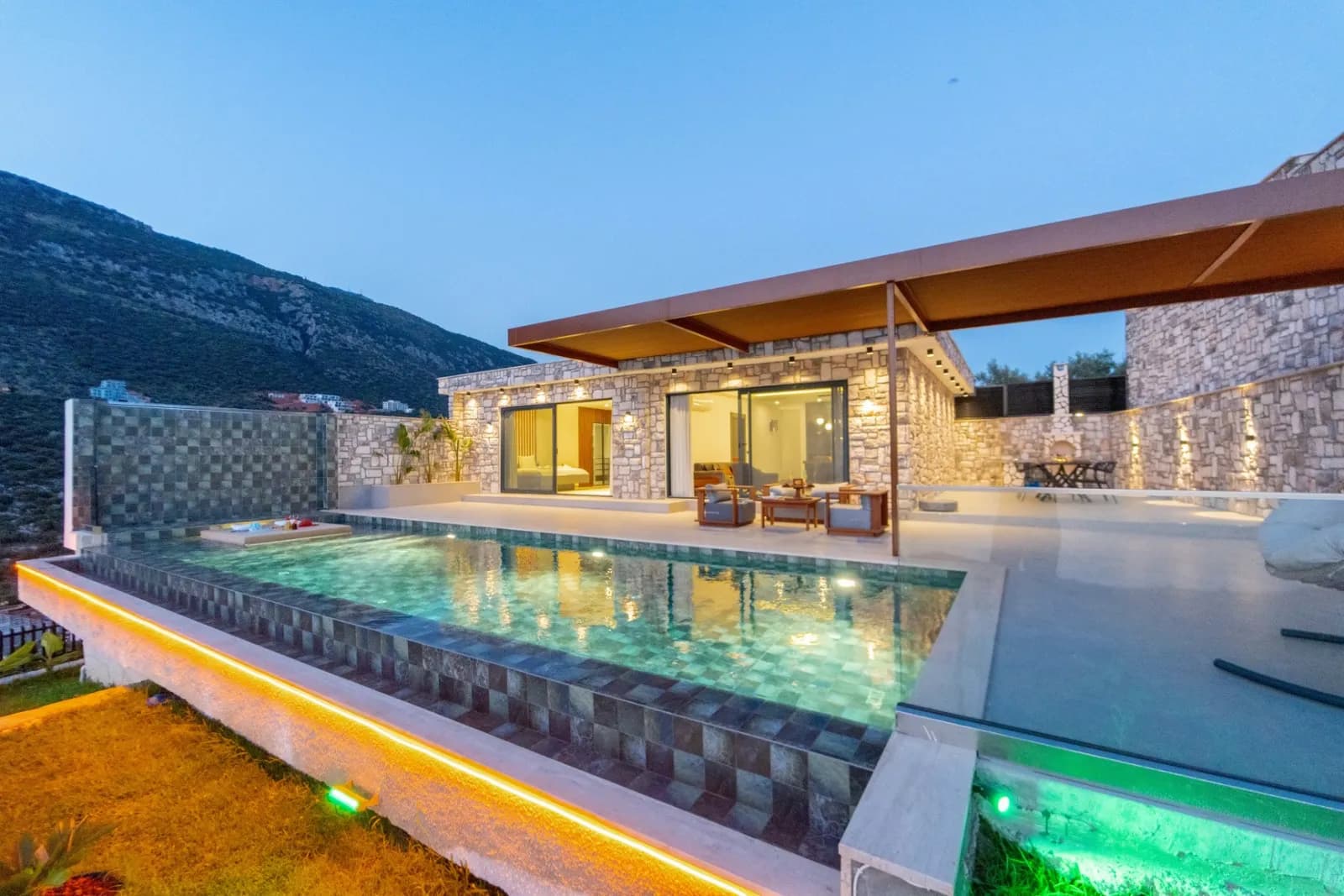 Villa Mercüre 2, Kaş — muhafazakâr villa