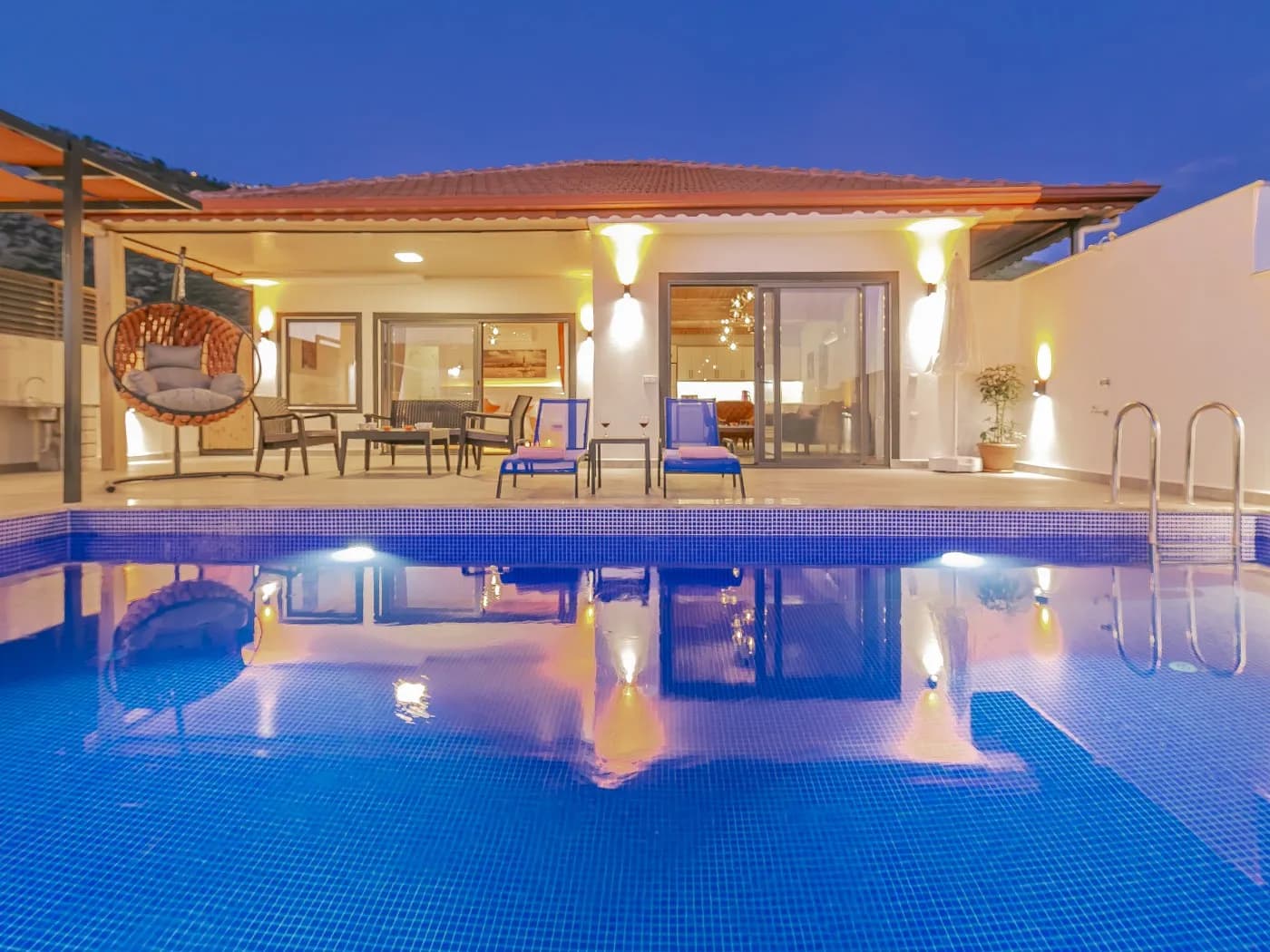 Villa Mersi, Kaş — muhafazakâr villa