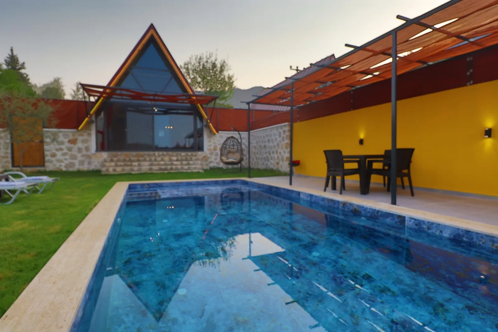 Villa Meşkhane, Kaş — muhafazakâr villa