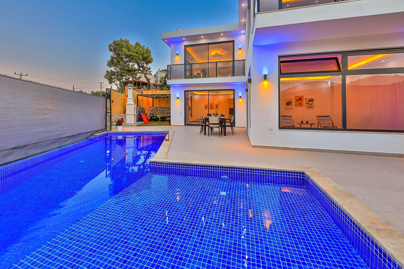 Villa Metaverse, Kaş — muhafazakâr villa