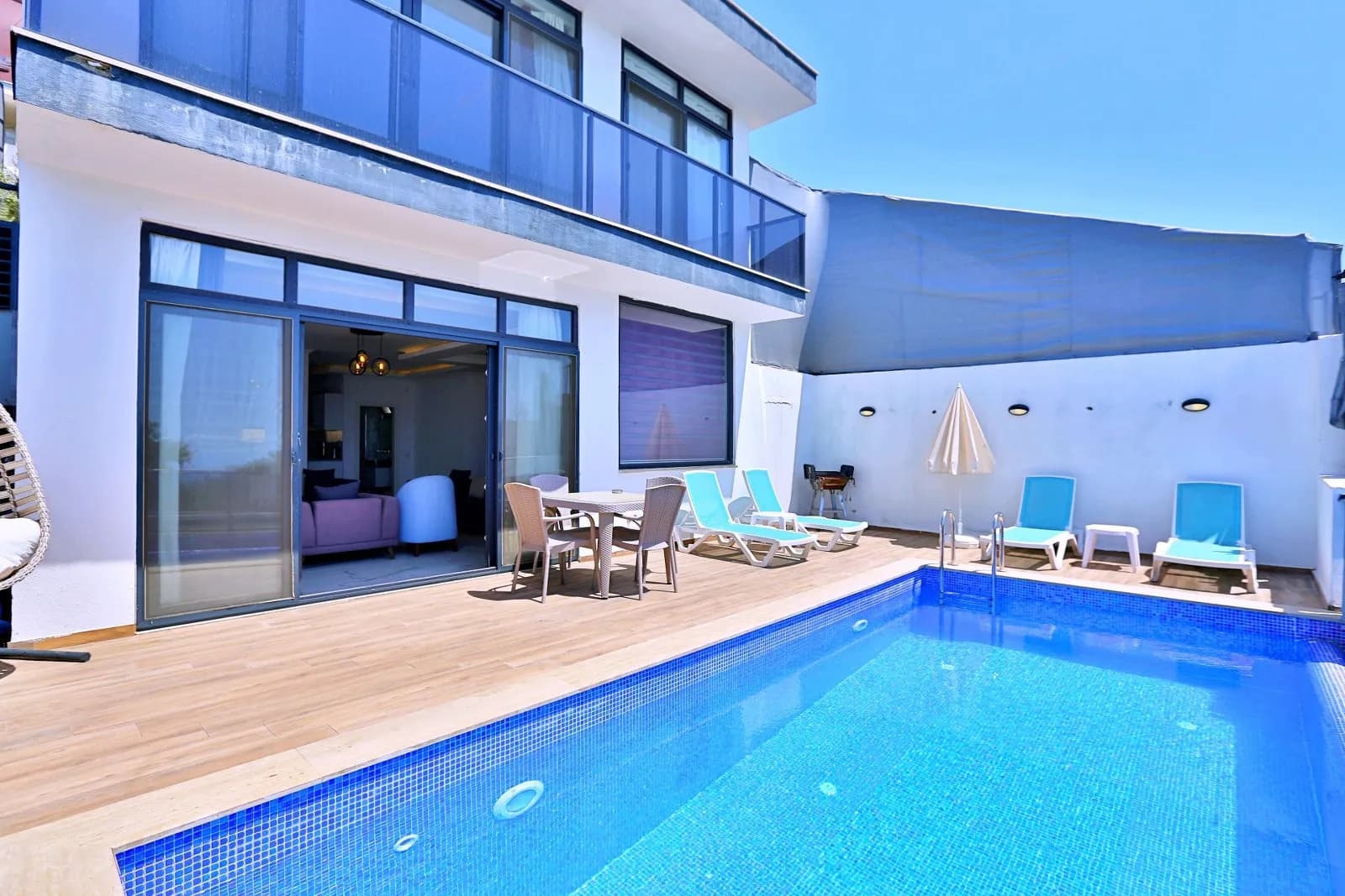 Villa Meva, Kaş — muhafazakâr villa