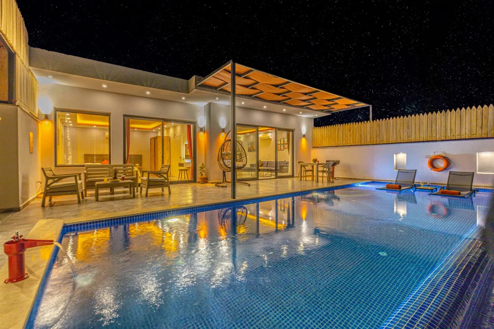 Villa Mevo, Kaş — muhafazakâr villa