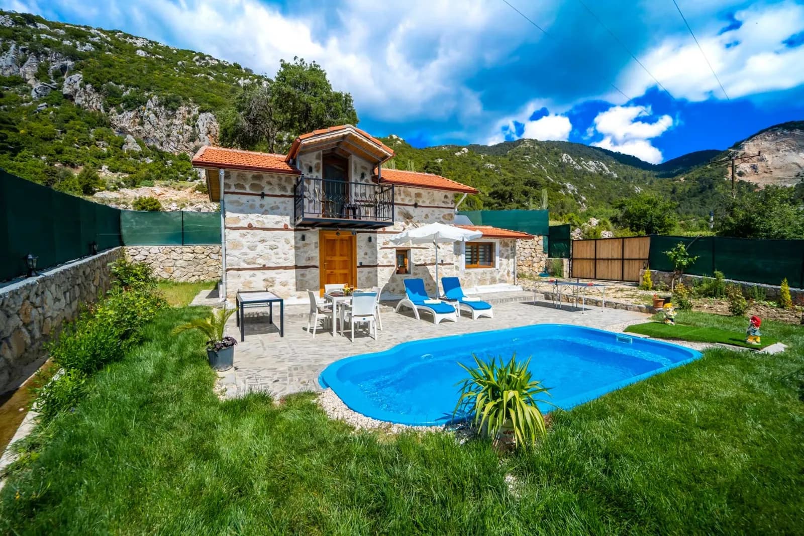 Villa Mountain House, Kaş — muhafazakâr villa