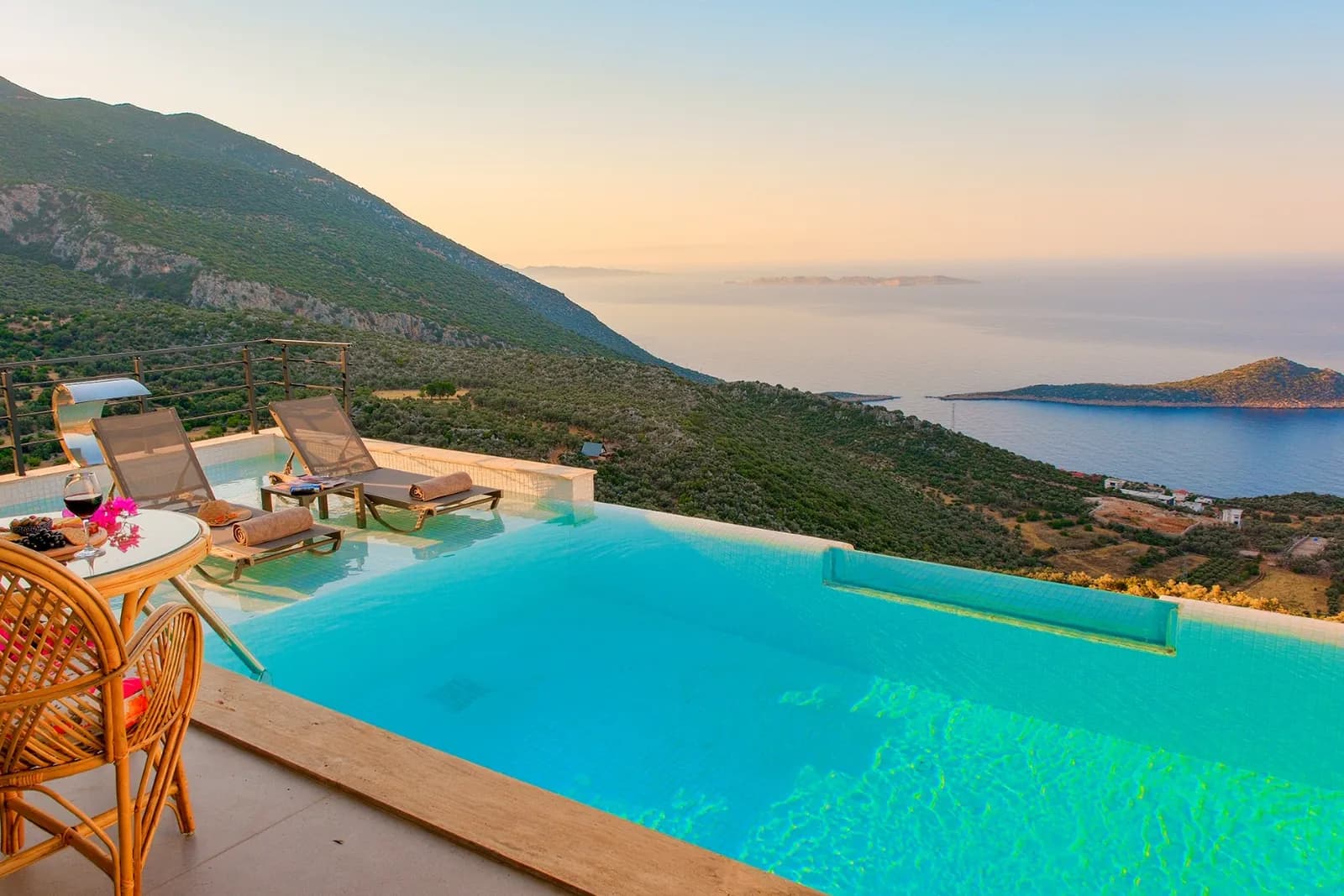 Villa Nest, Kaş — muhafazakâr villa