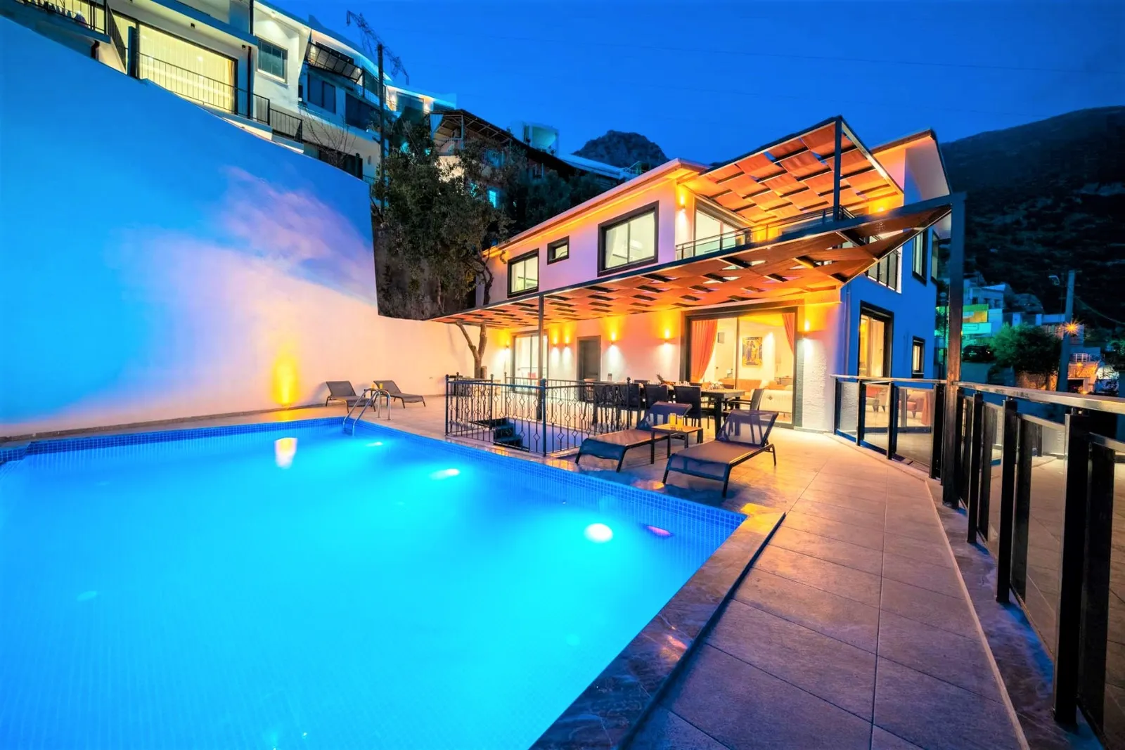 Villa Ocaen Akbel, Kaş — muhafazakâr villa