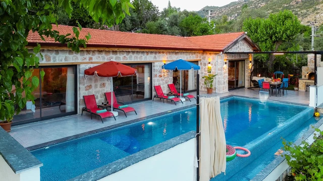Villa Oran, Kaş — muhafazakâr villa