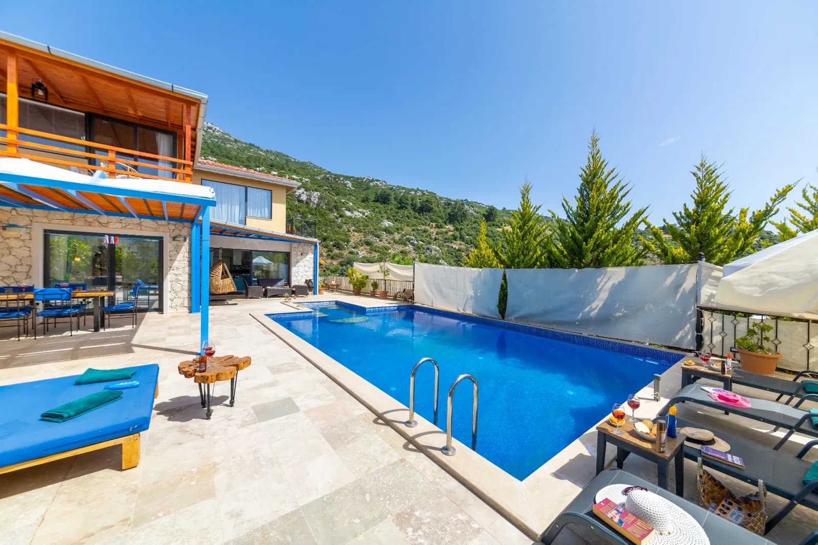 Villa Orpheus, Kaş — muhafazakâr villa