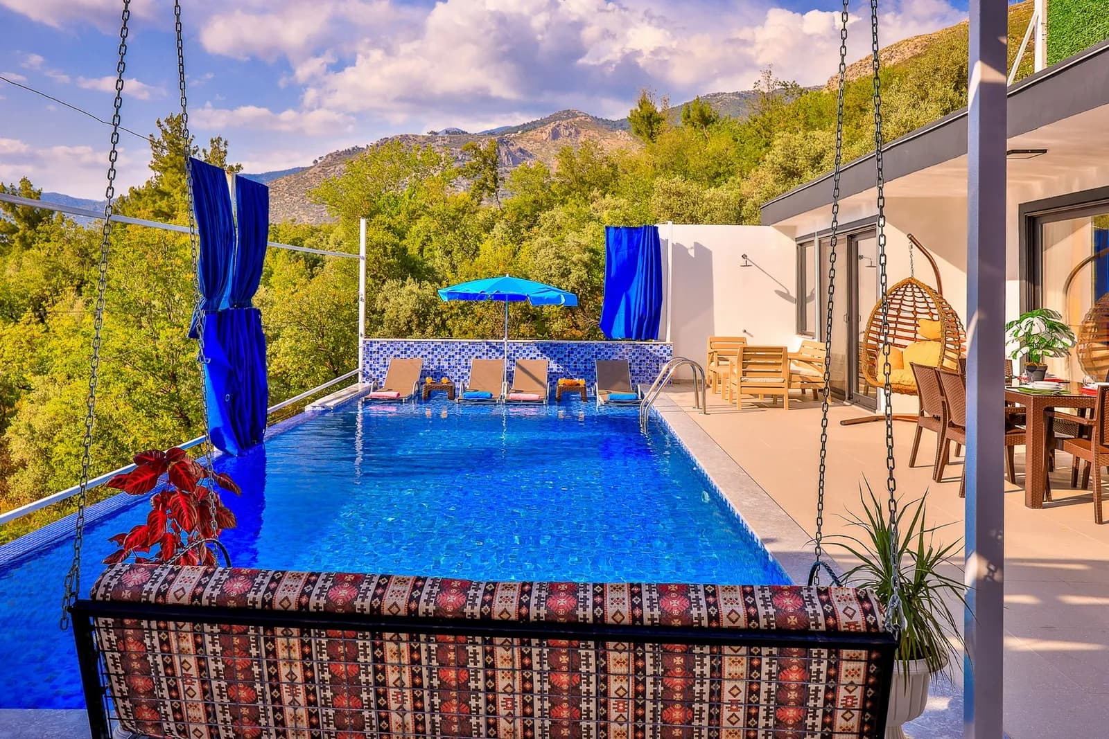 Villa Özlem Üzümlü, Kaş — muhafazakâr villa