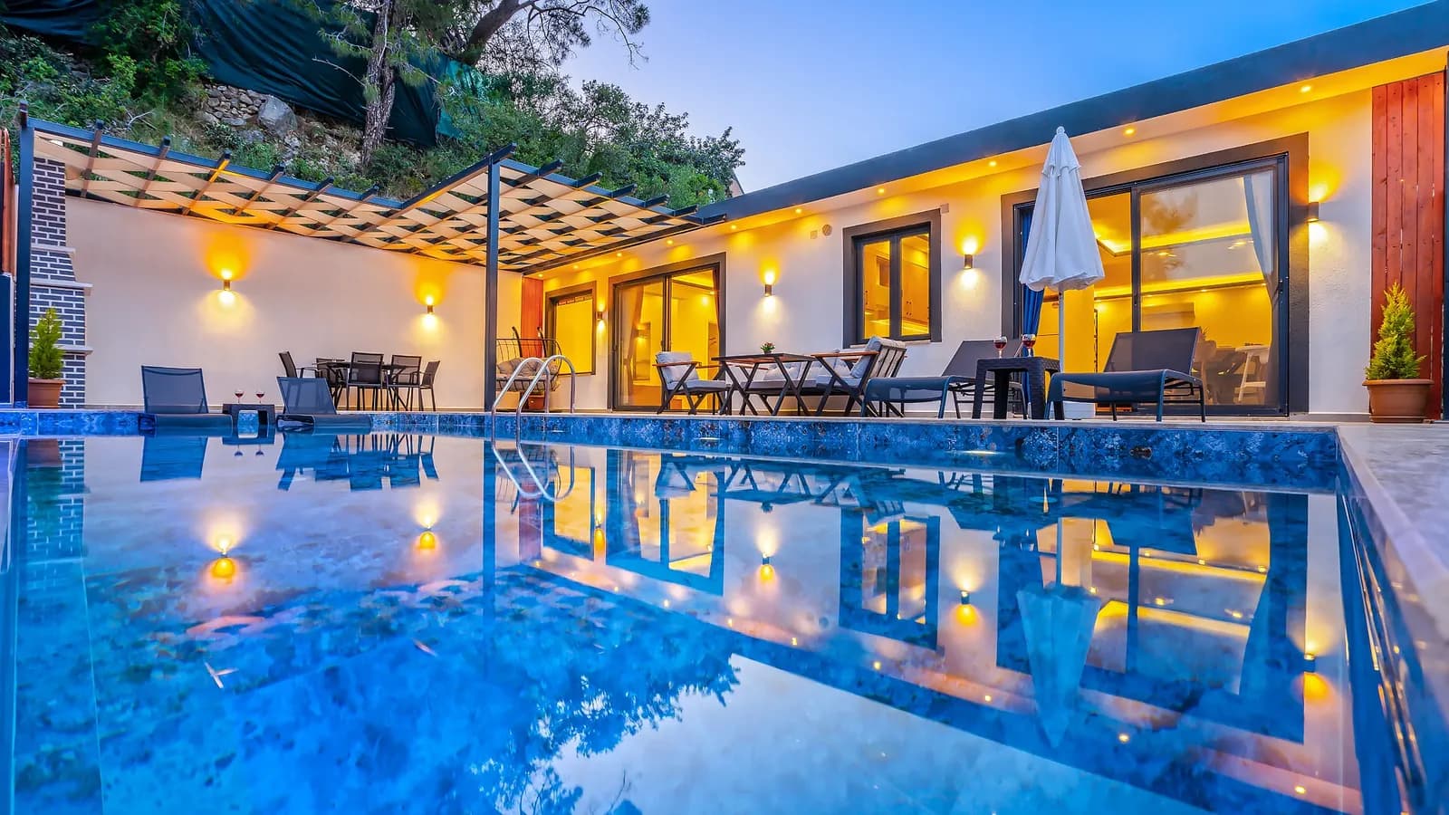 Villa Özüm İslamlar, Kaş — muhafazakâr villa