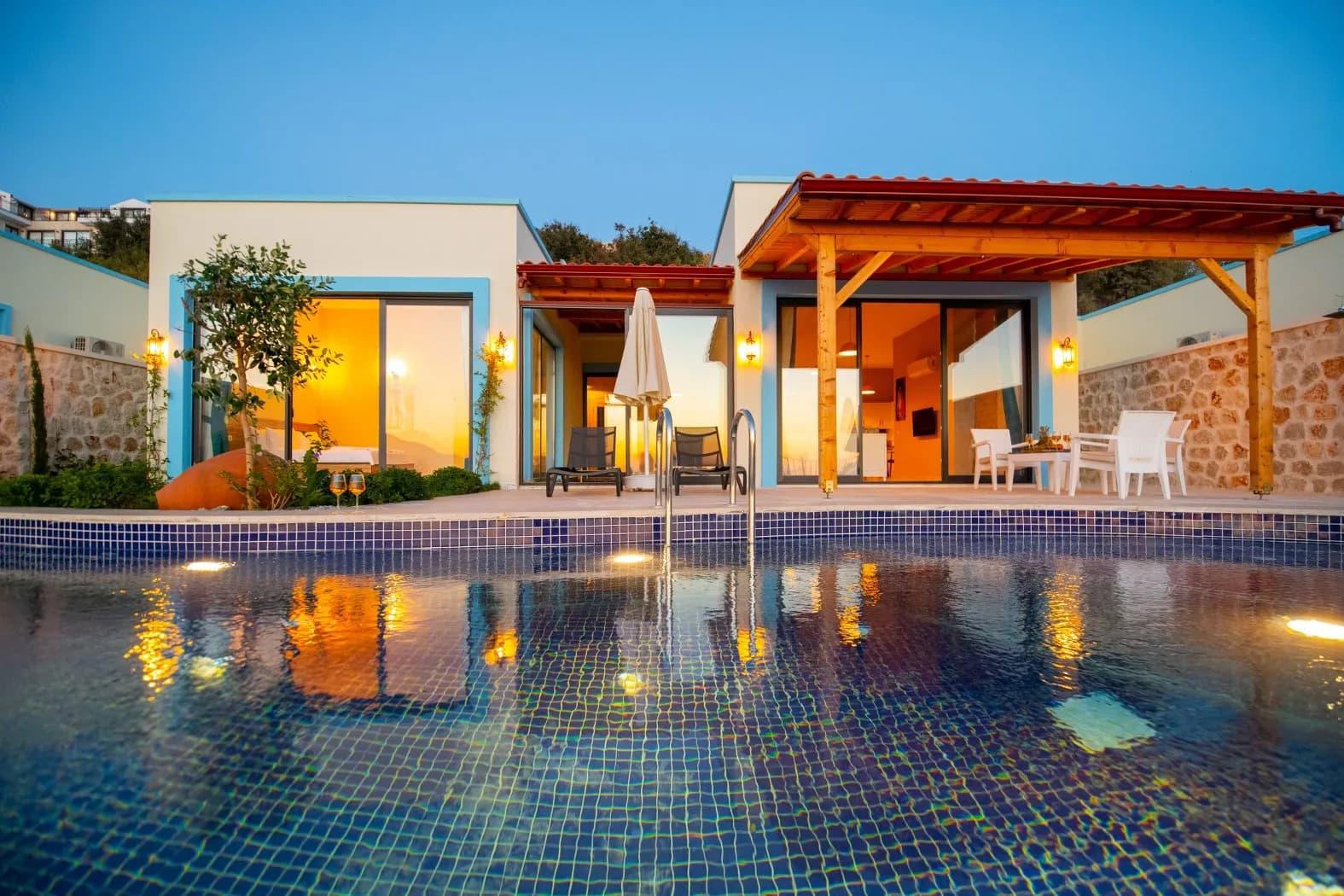 Villa Pearl, Kaş — muhafazakâr villa
