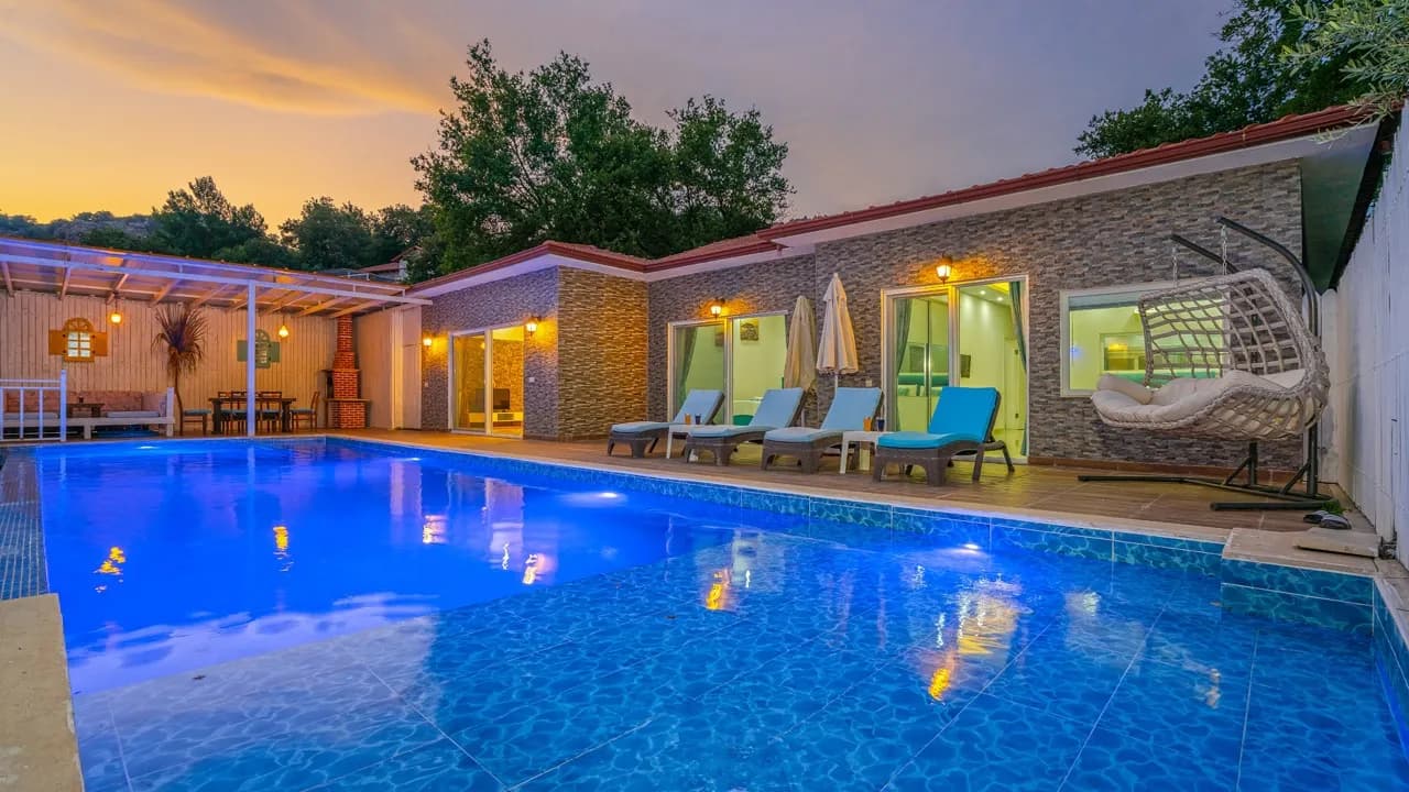 Villa Peri İslamlar, Kaş — muhafazakâr villa