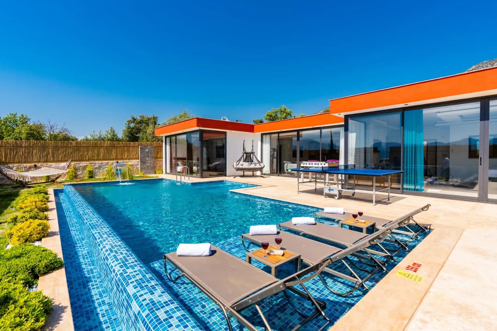 Villa Perla, Kaş — muhafazakâr villa