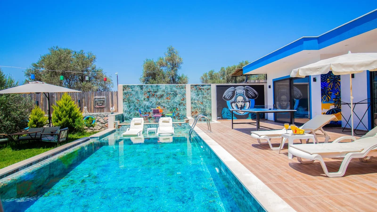 Villa Piker, Kaş — muhafazakâr villa