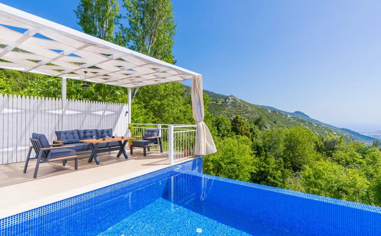Villa Pınar İslamlar, Kaş — muhafazakâr villa
