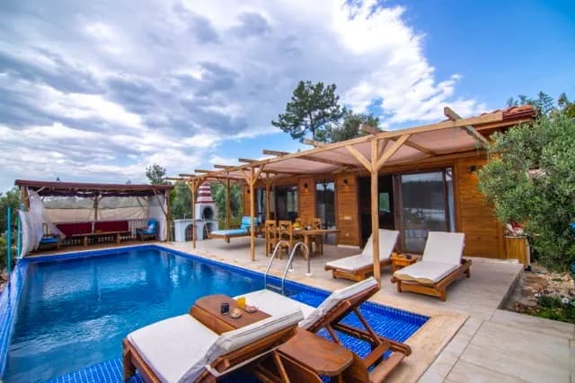 Villa Pınara, Kaş — muhafazakâr villa
