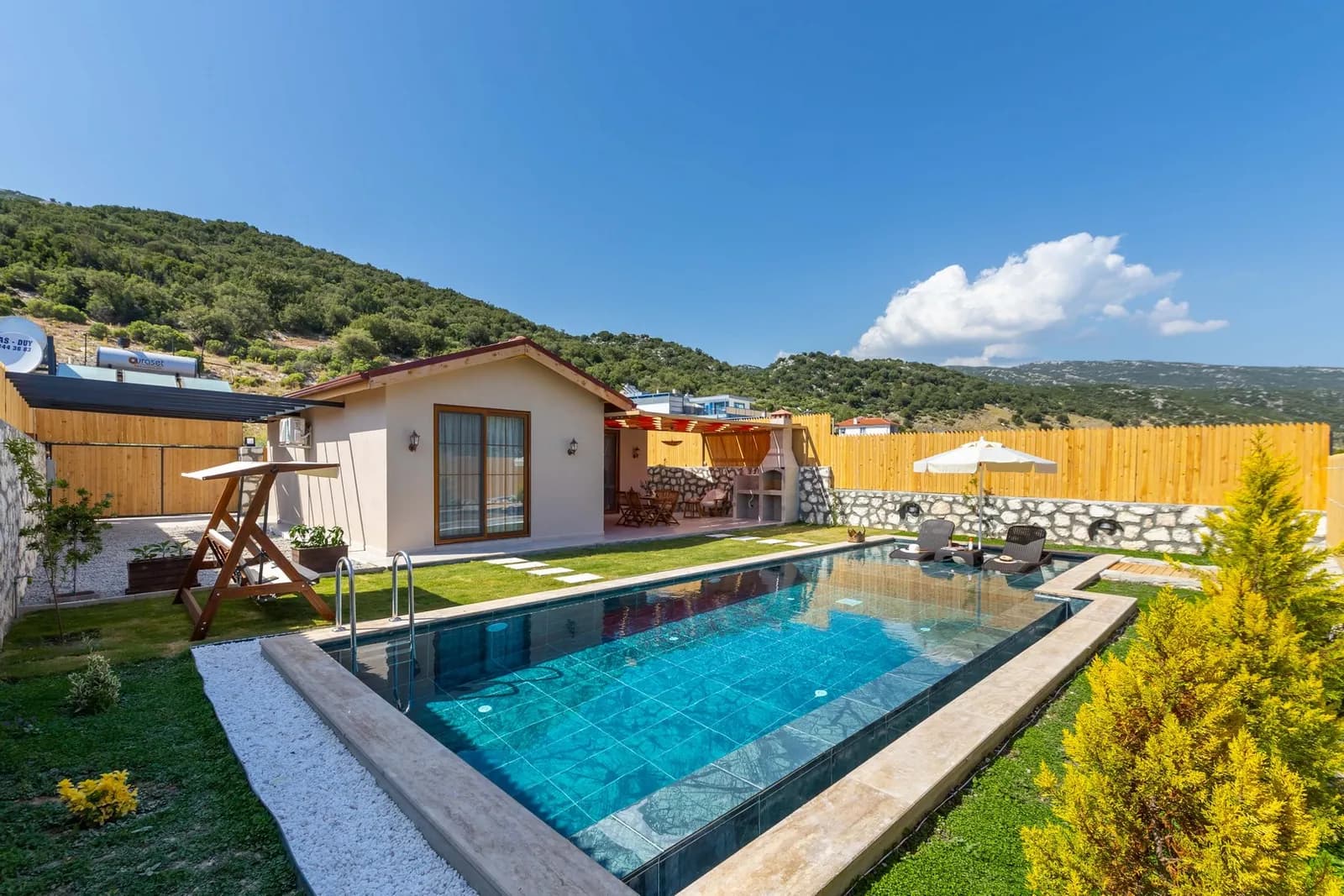 Villa Red Balayı, Kaş — muhafazakâr villa