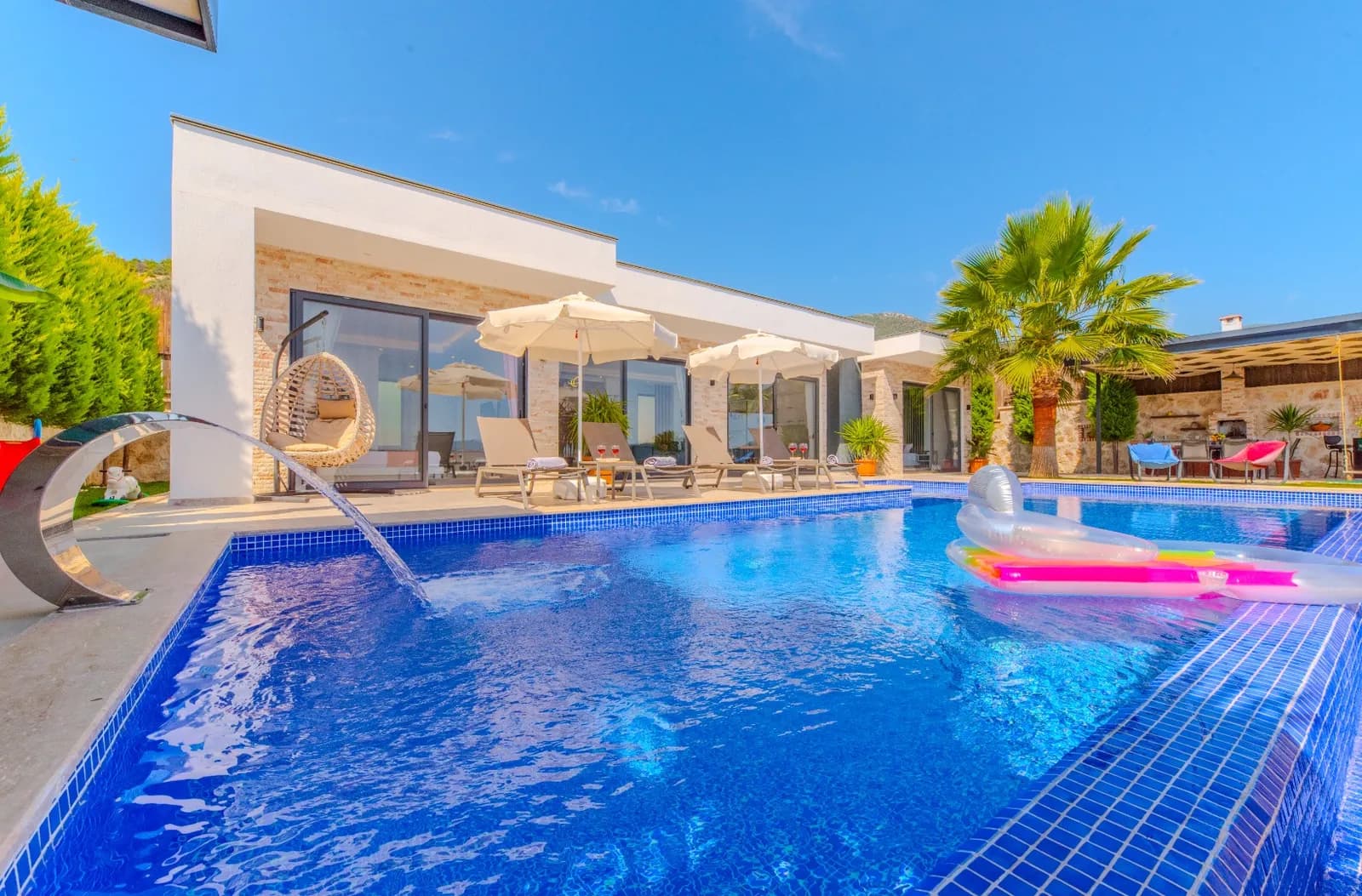 Villa Ruzanna, Kaş — muhafazakâr villa