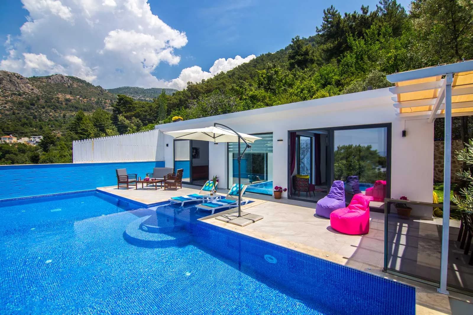 Villa Sanat Balayı, Kaş — muhafazakâr villa