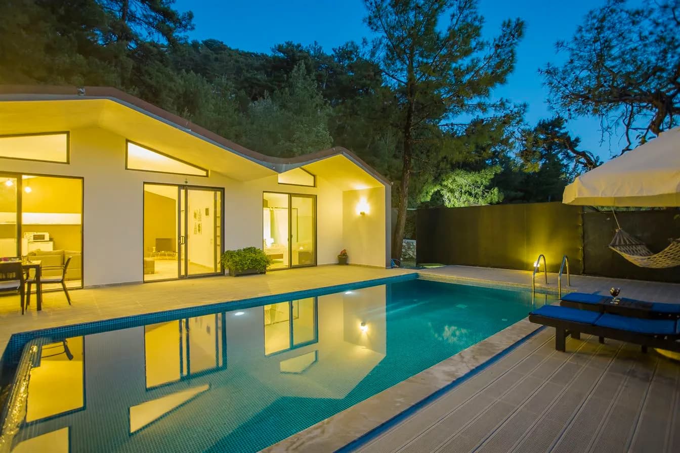 Villa Sarp, Kaş — muhafazakâr villa
